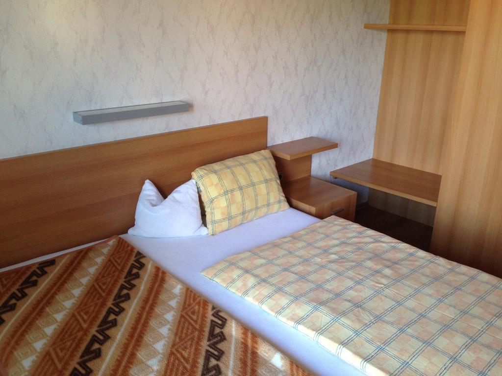 Winzerhof Klua Hoada Apartman Illmic Szoba fotó