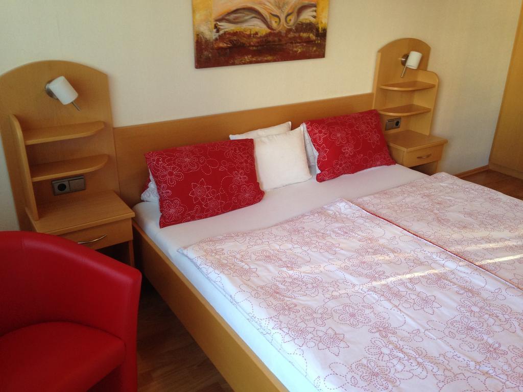 Winzerhof Klua Hoada Apartman Illmic Szoba fotó