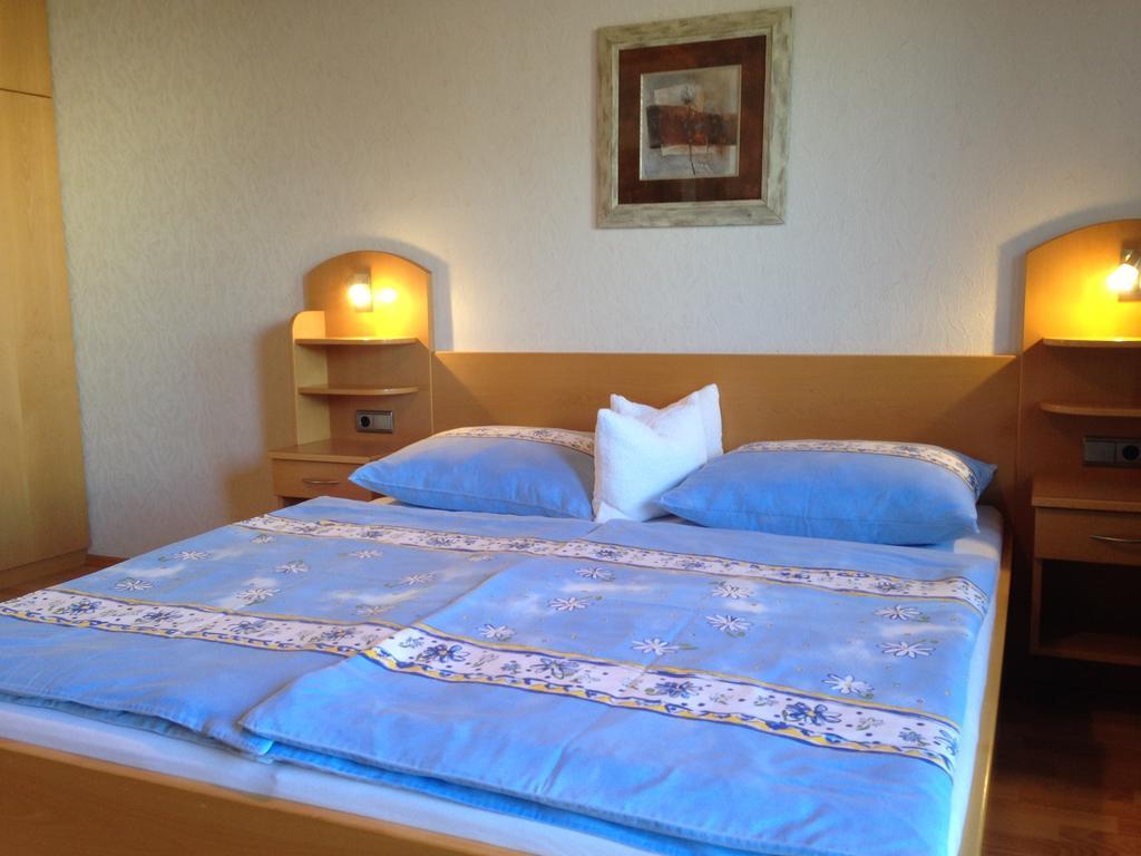 Winzerhof Klua Hoada Apartman Illmic Szoba fotó